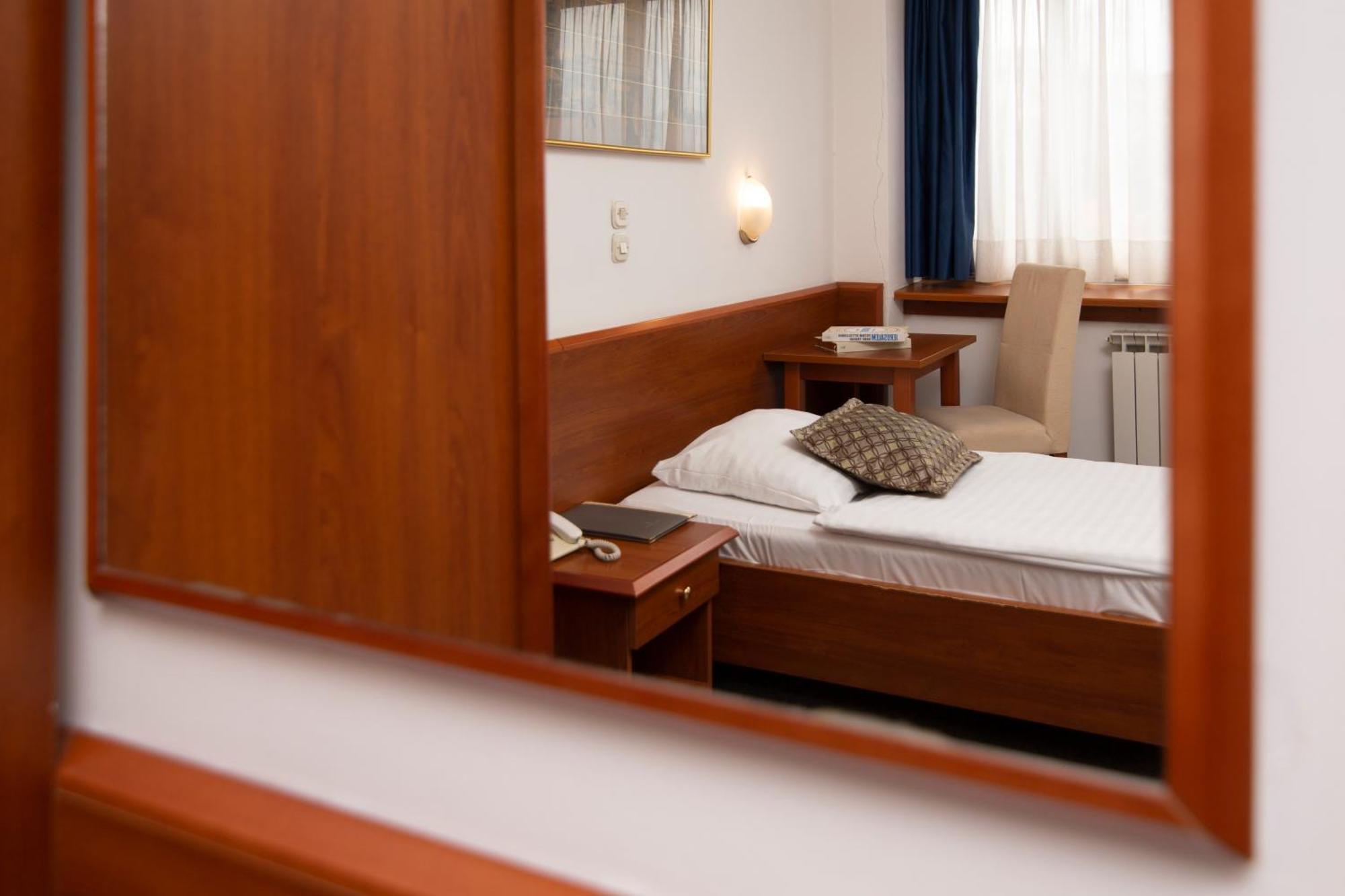 Hotel Neboder Rijeka Pokoj fotografie